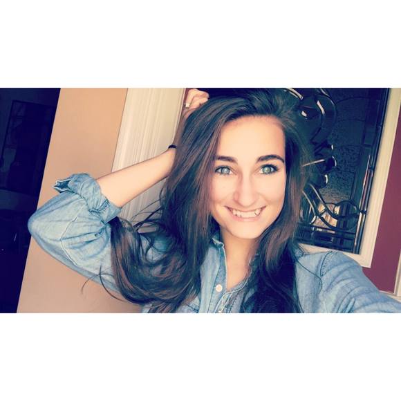 Meet your Posher, Sandy - Picture 1 of 1